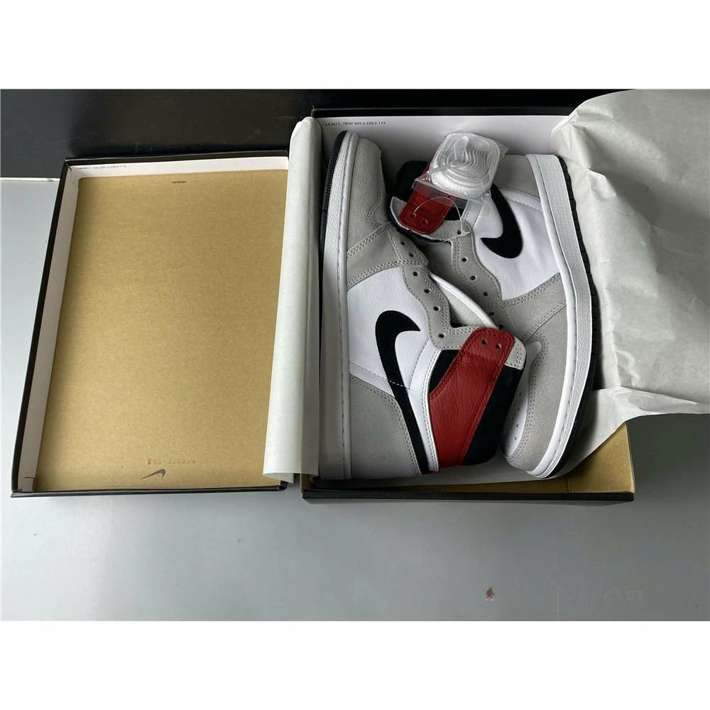 Air Jordan 1 High ‘Light Smoke Grey’