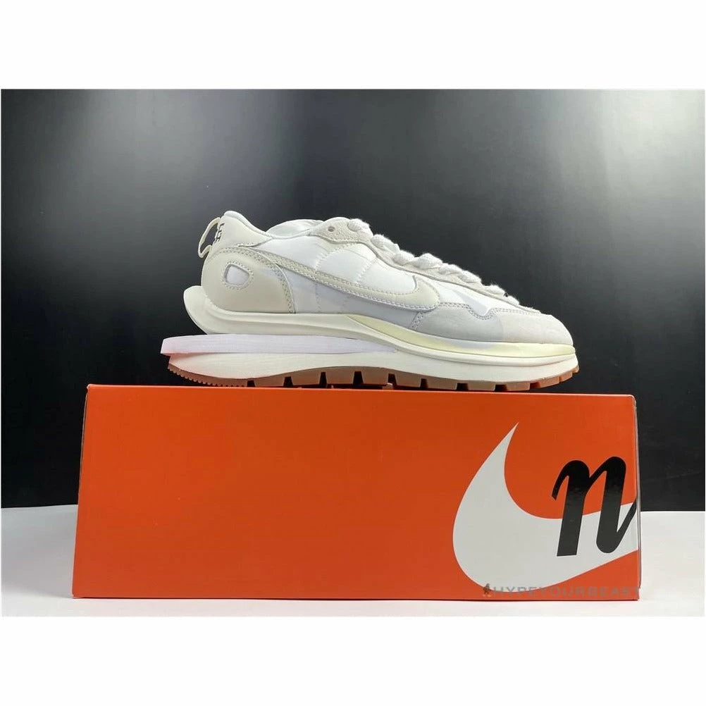 HypeYourBeast Nike Vaporwaffle Sacai 3.0 White