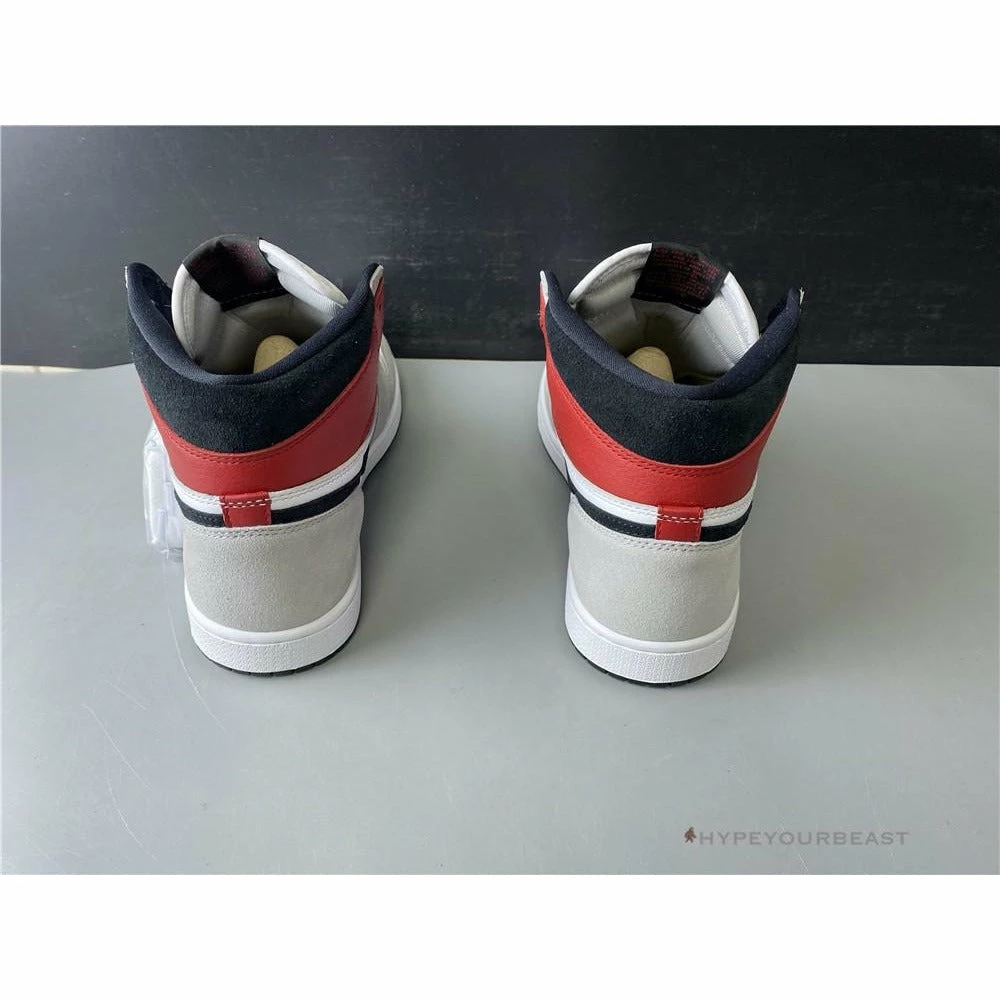 Air Jordan 1 High ‘Light Smoke Grey’