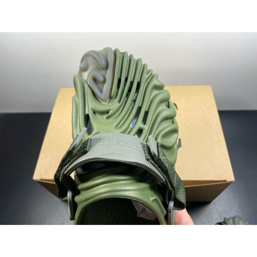 slides Cr*0*s pollex clog by salehe bembury menemsha cucumber